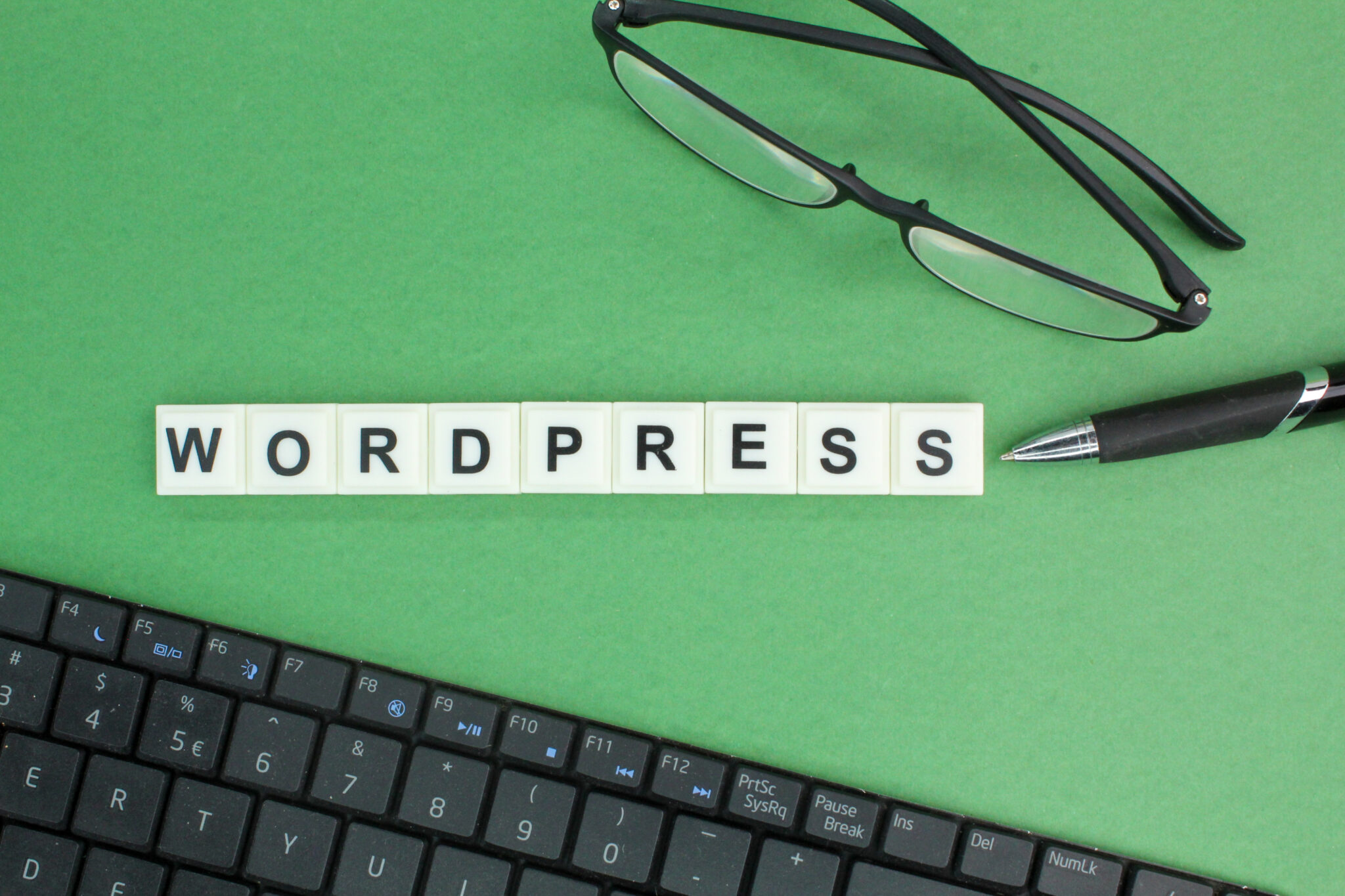 WordPress Schrift auf Schreibtisch